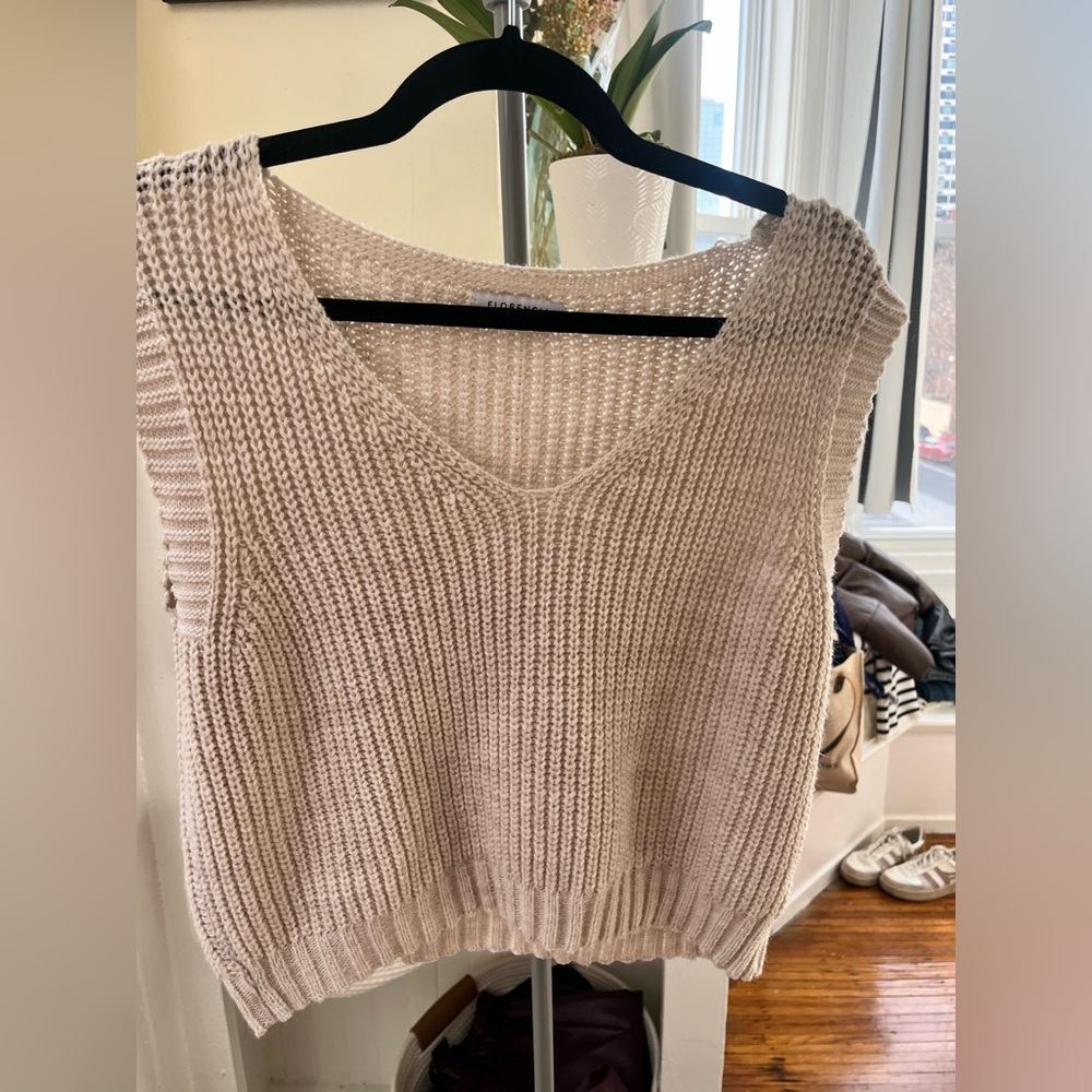 Cropped knit sweater vest from Italy